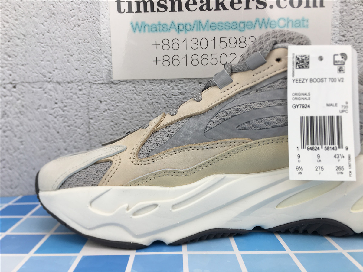 Yeezy Boost 700 V2 Cream GY7924